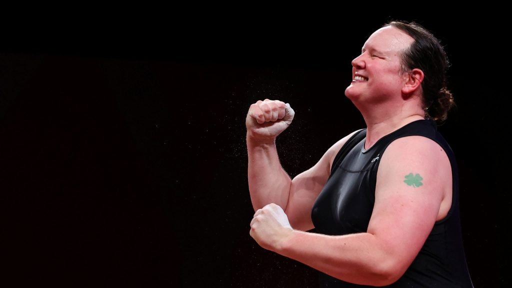 Neozelandesa do levantamento de peso faz história como primeira atleta olímpica transgênero